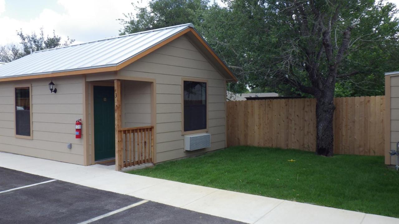 Brush Country Lodge Pleasanton Εξωτερικό φωτογραφία
